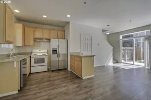 8662 NE Hyde Park Ln, Hillsboro, OR 97006 - Photo 7