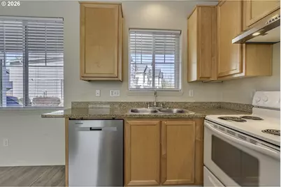 8662 NE Hyde Park Ln, Hillsboro, OR 97006 - Photo 9