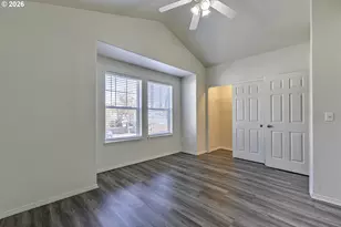 8662 NE Hyde Park Ln, Hillsboro, OR 97006 - Photo 17