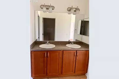 595 NW Lost Springs Ter #402, Portland, OR 97229 - Photo 9