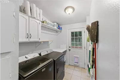 925 E 3rd St, Coquille, OR 97423 - Photo 41