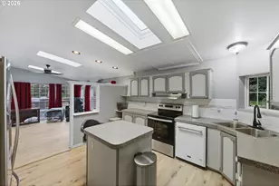 925 E 3rd St, Coquille, OR 97423 - Photo 21