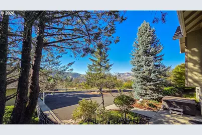 2233 Linnell Ave, Roseburg, OR 97471 - Photo 41