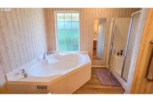 2233 Linnell Ave, Roseburg, OR 97471 - Photo 17