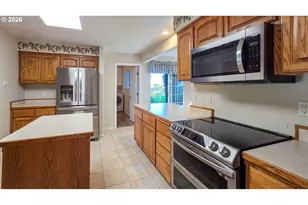 2233 Linnell Ave, Roseburg, OR 97471 - Photo 7