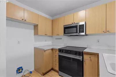 14131 SE Woodward St, Portland, OR 97236 - Photo 7