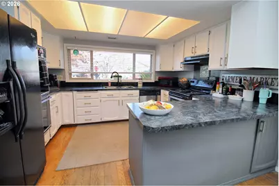 385 S Cherry Dr, Cornelius, OR 97113 - Photo 11