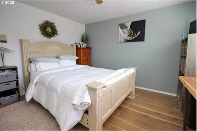 385 S Cherry Dr, Cornelius, OR 97113 - Photo 17