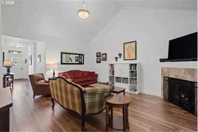 124 W Johanna Ct, Newberg, OR 97132 - Photo 5