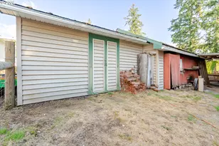 739 NW River Rd, Mill City, OR 97360 - Photo 17