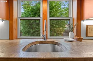 223 N Ivy St, Portland, OR 97227 - Photo 17