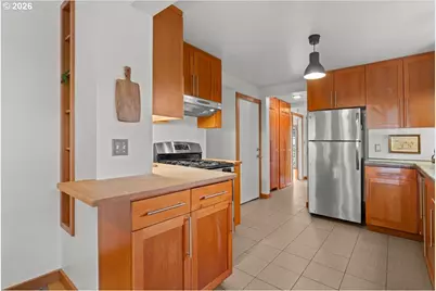 223 N Ivy St, Portland, OR 97227 - Photo 15