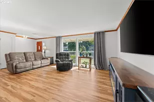 3667 SW 2nd St, Gresham, OR 97030 - Photo 15