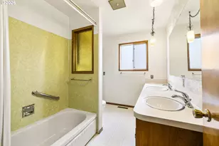 18746 Butteville Rd, Aurora, OR 97002 - Photo 17