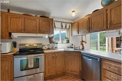 36280 Airport Dr, Lebanon, OR 97355 - Photo 13