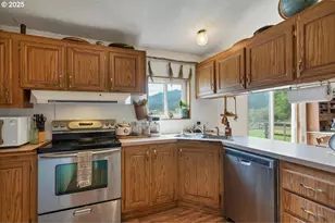 36280 Airport Dr, Lebanon, OR 97355 - Photo 13