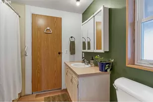 36280 Airport Dr, Lebanon, OR 97355 - Photo 27