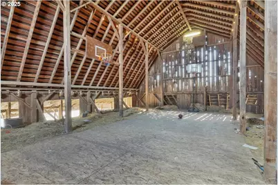 36280 Airport Dr, Lebanon, OR 97355 - Photo 37