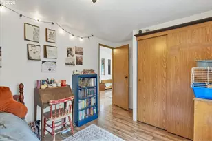 36280 Airport Dr, Lebanon, OR 97355 - Photo 19