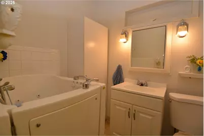 1605 7th Ave, Longview, WA 98632 - Photo 25