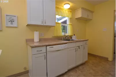 1605 7th Ave, Longview, WA 98632 - Photo 27