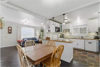731 NW Hill St, Camas, WA 98607 - Photo 9