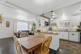 731 NW Hill St, Camas, WA 98607 - Photo 9