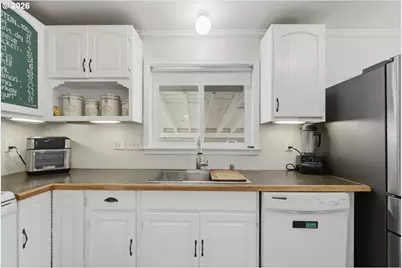 731 NW Hill St, Camas, WA 98607 - Photo 11