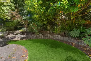 1627 SW Troy St, Portland, OR 97219 - Photo 29