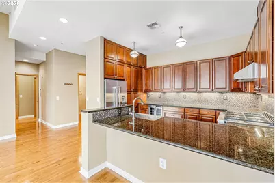 821 NW 11th Ave #609, Portland, OR 97209 - Photo 7