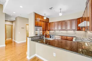 821 NW 11th Ave, Portland, OR 97209 - Photo 7