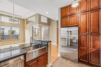 821 NW 11th Ave #609, Portland, OR 97209 - Photo 11