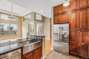 821 NW 11th Ave, Portland, OR 97209 - Photo 11