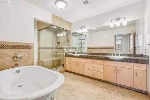 821 NW 11th Ave, Portland, OR 97209 - Photo 29