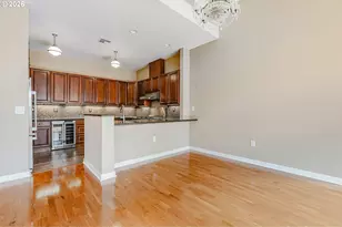 821 NW 11th Ave, Portland, OR 97209 - Photo 11