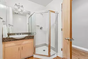 821 NW 11th Ave, Portland, OR 97209 - Photo 19