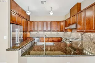 821 NW 11th Ave, Portland, OR 97209 - Photo 9
