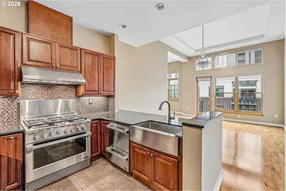 821 NW 11th Ave #609, Portland, OR 97209 - Photo 9