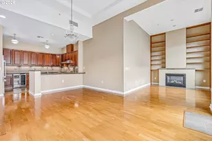 821 NW 11th Ave, Portland, OR 97209 - Photo 15