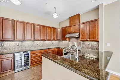 821 NW 11th Ave #609, Portland, OR 97209 - Photo 9