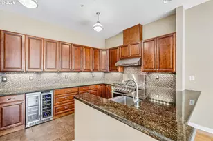 821 NW 11th Ave, Portland, OR 97209 - Photo 9