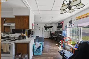 589 10th Ave, Coos Bay, OR 97420 - Photo 23