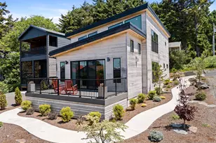 2887 S Hemlock St, Cannon Beach, OR 97110 - Photo 1