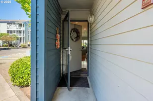 123 N Hayden Bay Dr, Portland, OR 97217 - Photo 5