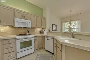 6235 NE Rosebay Dr, Hillsboro, OR 97124 - Photo 13
