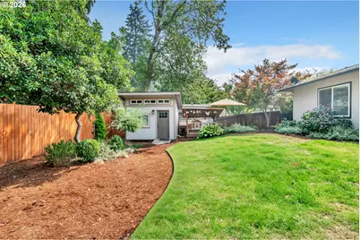 1121 Lorella Ave, Eugene, OR 97401 - Photo 43