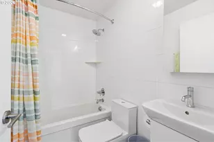 1612 SE Claybourne St, Portland, OR 97202 - Photo 31