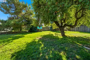 348 NW Yamhill St, Sheridan, OR 97378 - Photo 23