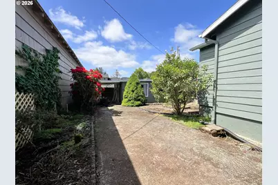 432 Cedar St, Myrtle Point, OR 97458 - Photo 25