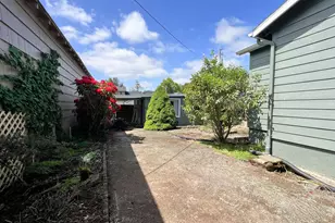 432 Cedar St, Myrtle Point, OR 97458 - Photo 25